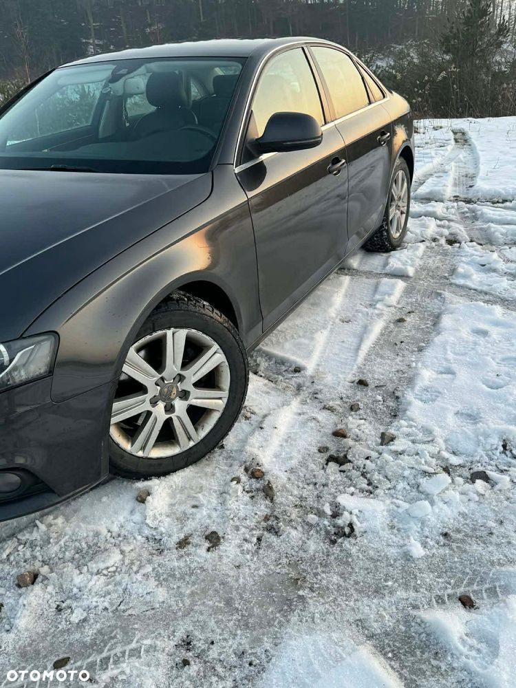 Audi A4 Limousine - 3