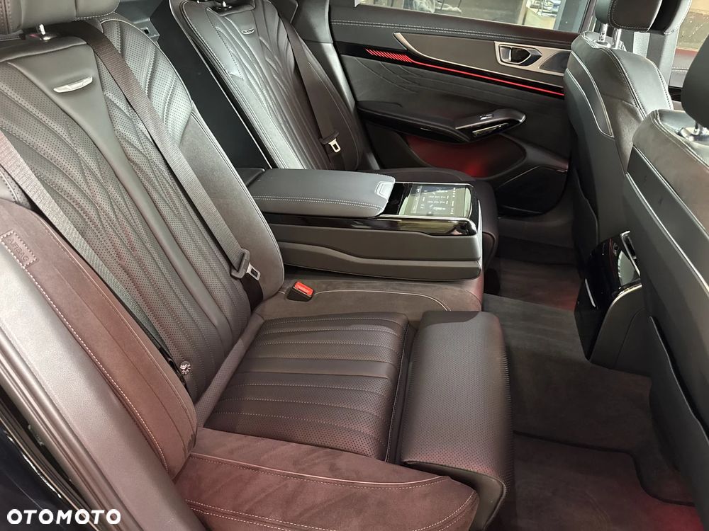 Hongqi H9 2.0T Deluxe - 12