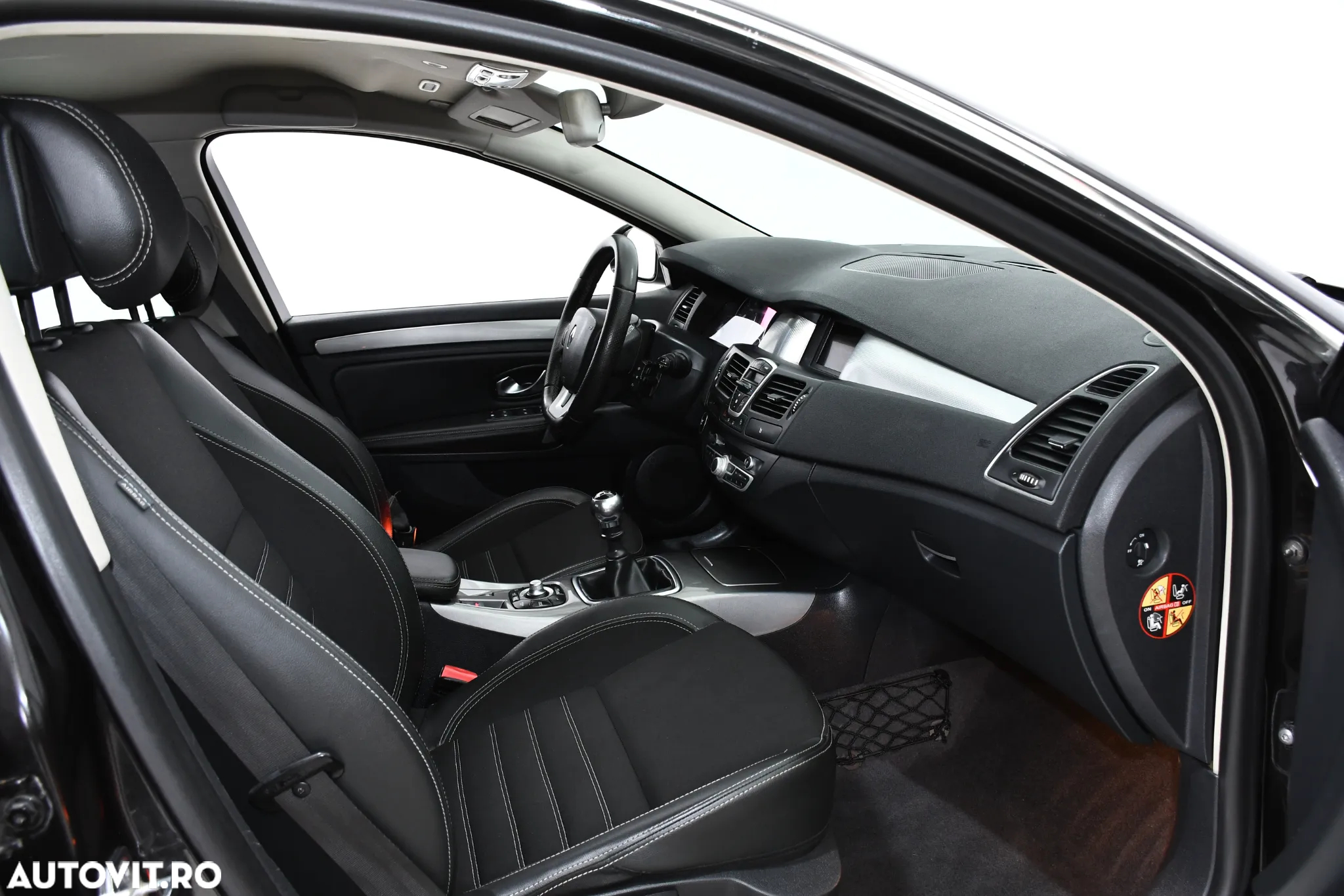 Renault Laguna 2.0 dCi FAP Expression - 11