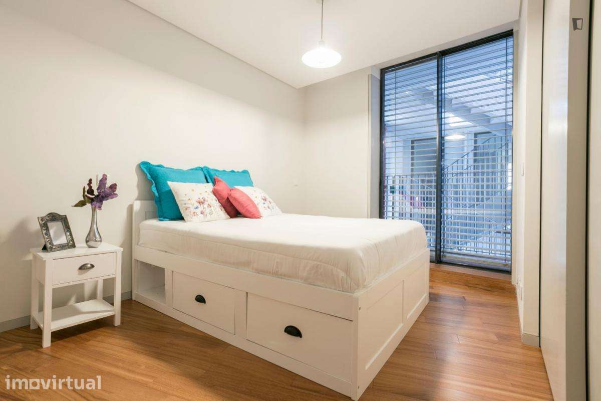 Apartamento com 1 quartos - localizado em Santo Ildefonso Porto - Grande imagem: 3/9