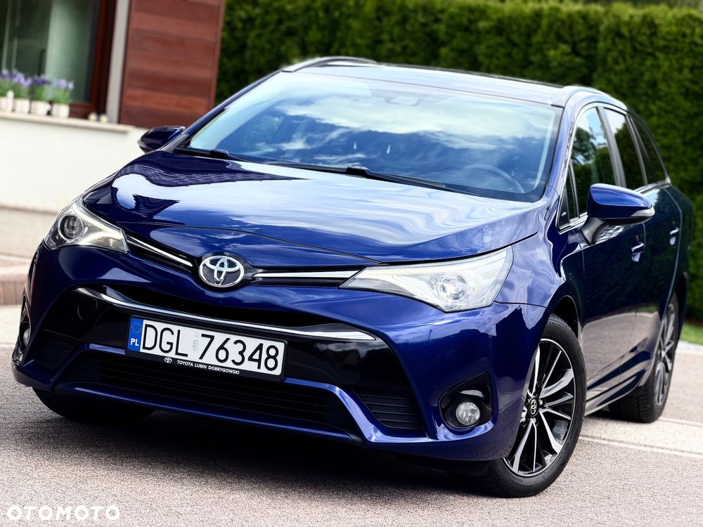 Toyota Avensis 2.0 D-4D Premium - 2