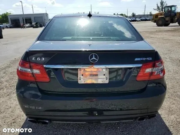 Mercedes-Benz Klasa E 63 AMG - 15