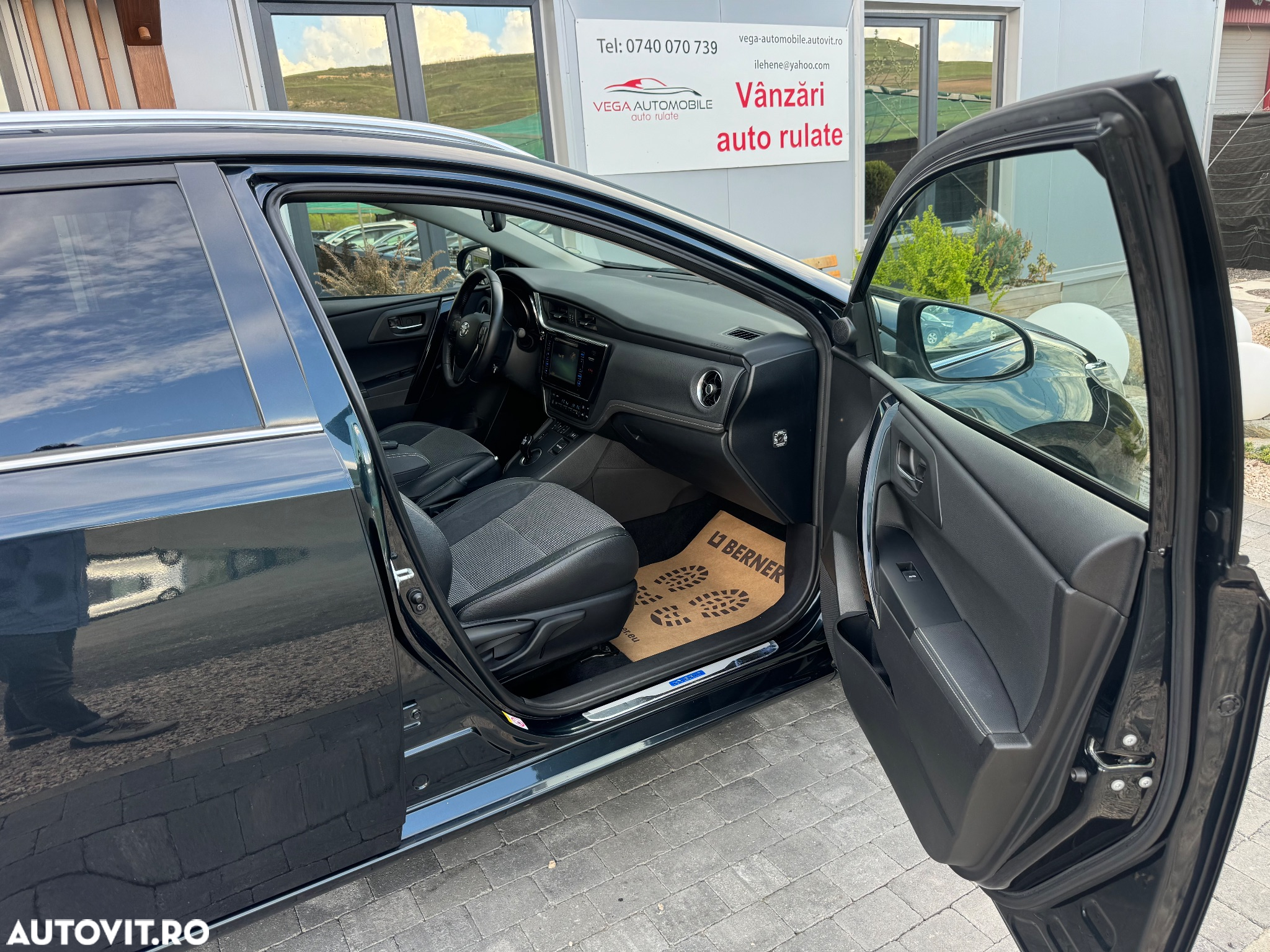 Toyota Auris 1.8 L VVT-i Hybrid Sol - 14