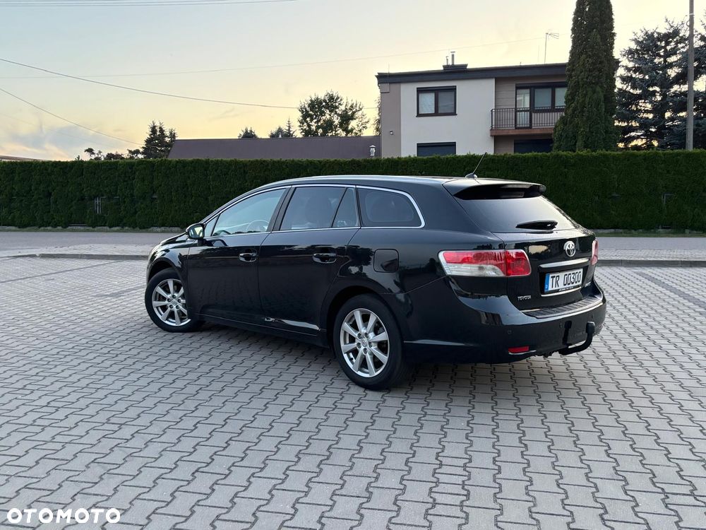 Toyota Avensis 2.2 D-4D X - 19