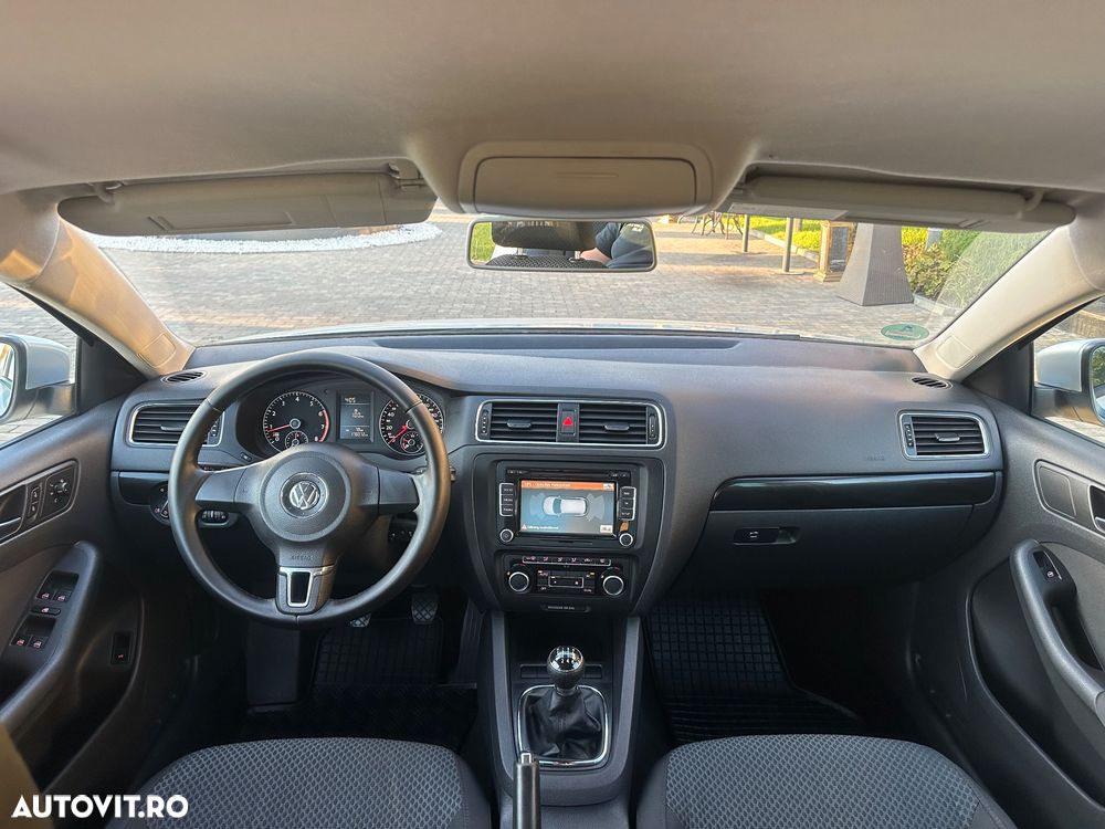 Volkswagen Jetta - 5
