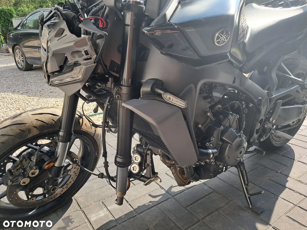 Yamaha MT - 5