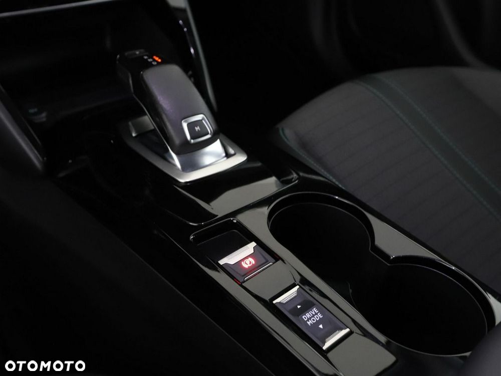 Peugeot 2008 PureTech 130 EAT8 Allure - 28