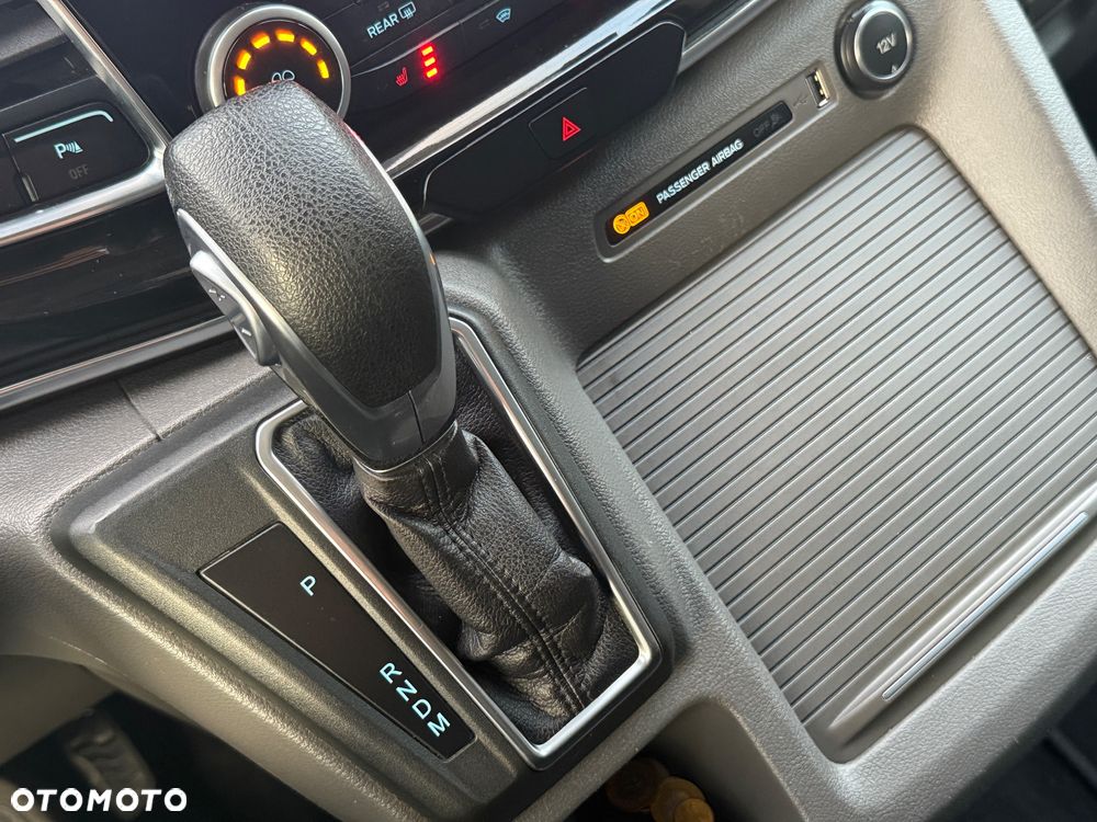 Ford Tourneo Custom - 40