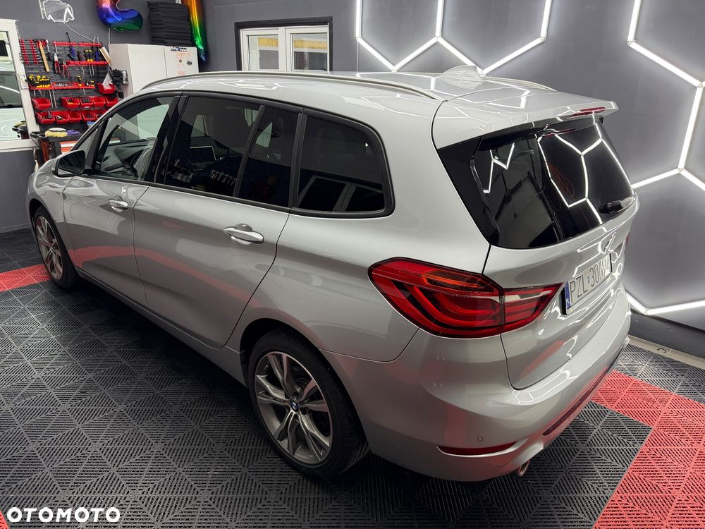 BMW Seria 2 220d xDrive Sport Line sport - 8
