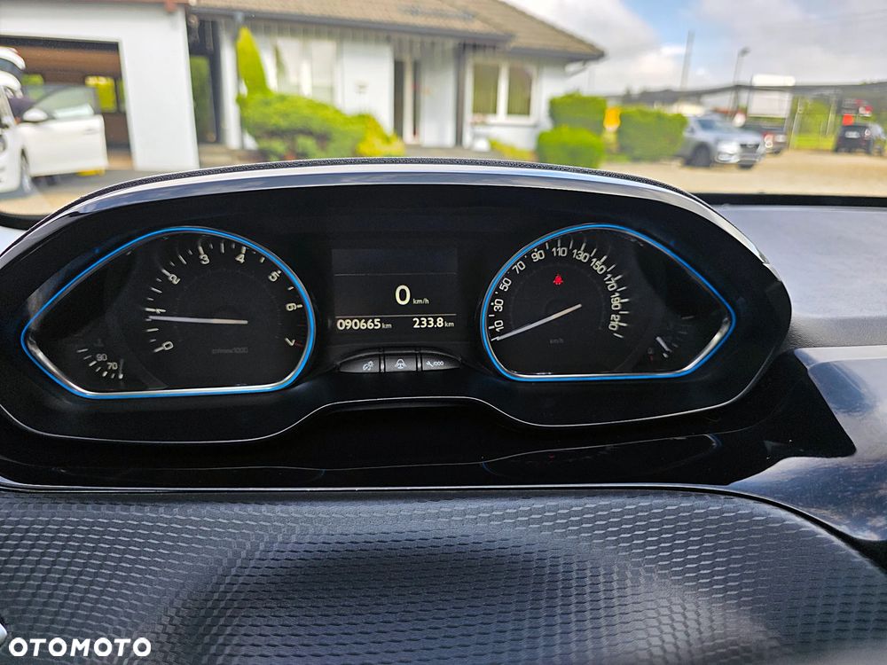 Peugeot 2008 PureTech 82 Allure - 12