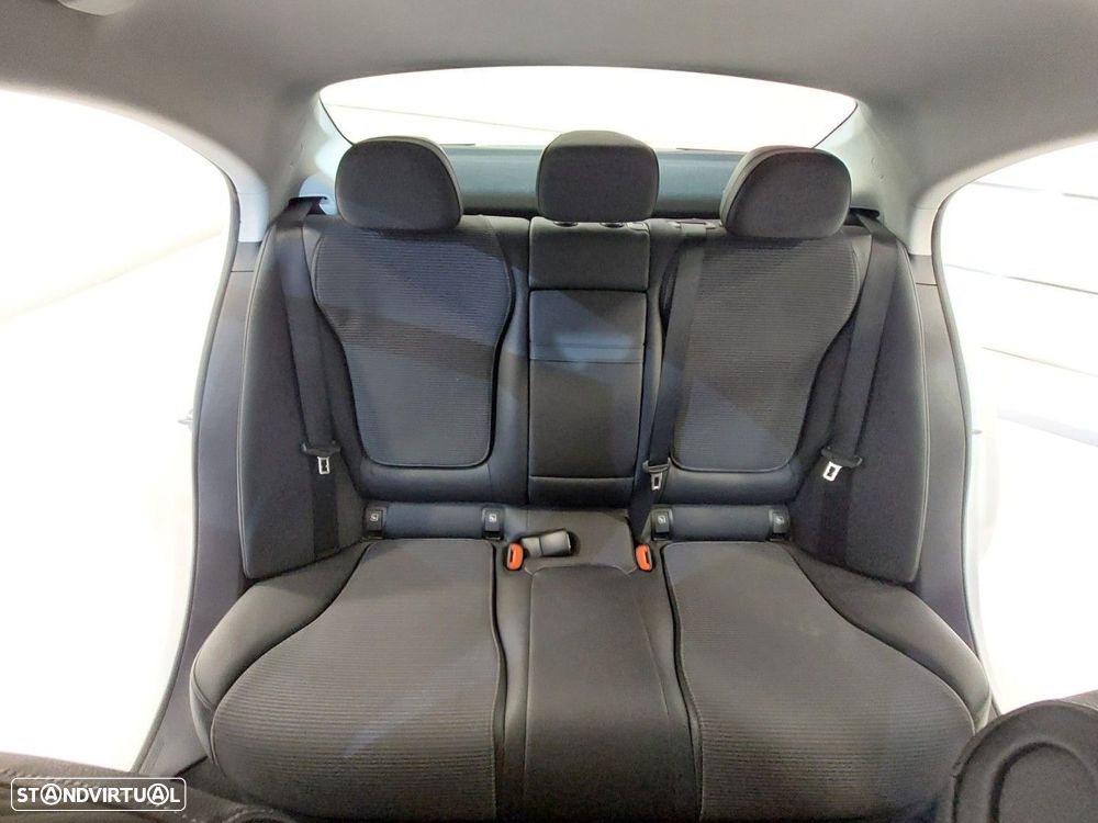 Mercedes-Benz C 220 d Avantgarde - 33