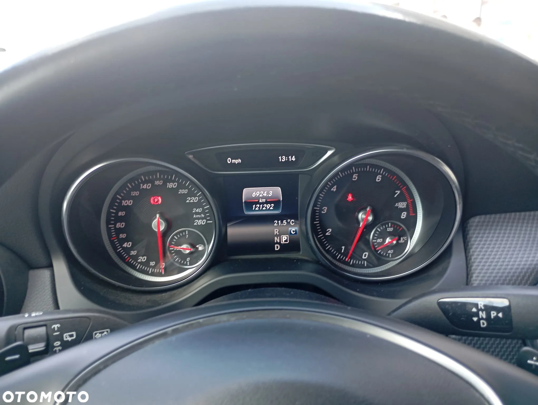 Mercedes-Benz GLA 200 7G-DCT - 10