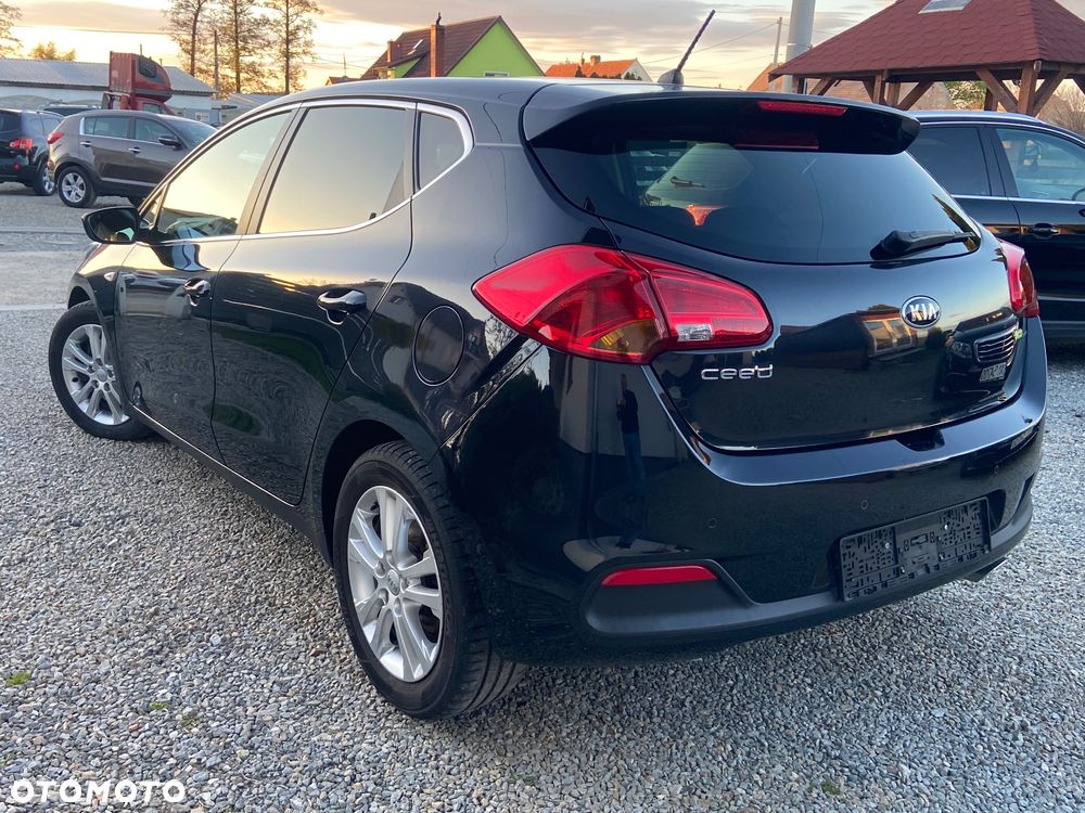 Kia Ceed 1.6 CRDi 128 ISG Spirit - 2