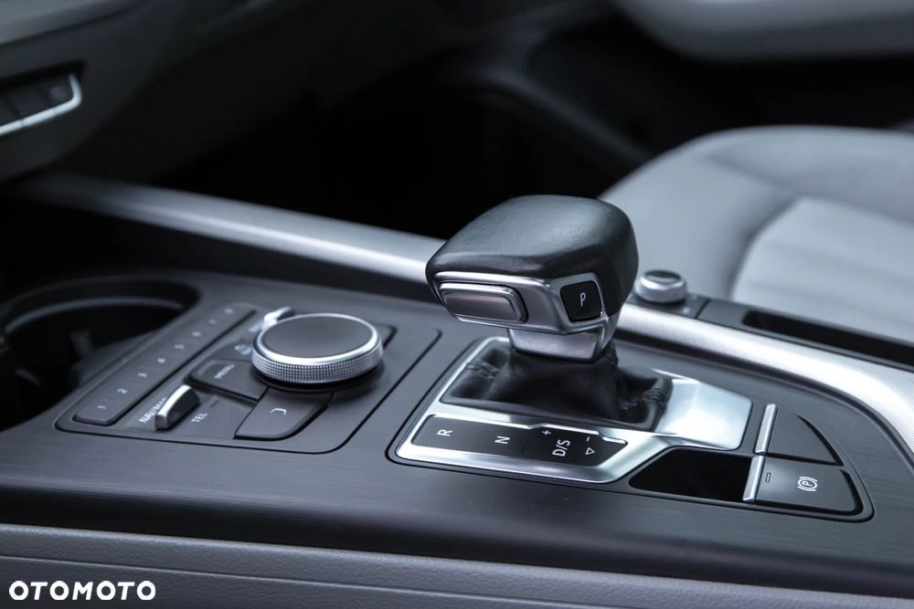 Audi A4 Limousine 2.0 TFSI ultra S tronic - 19