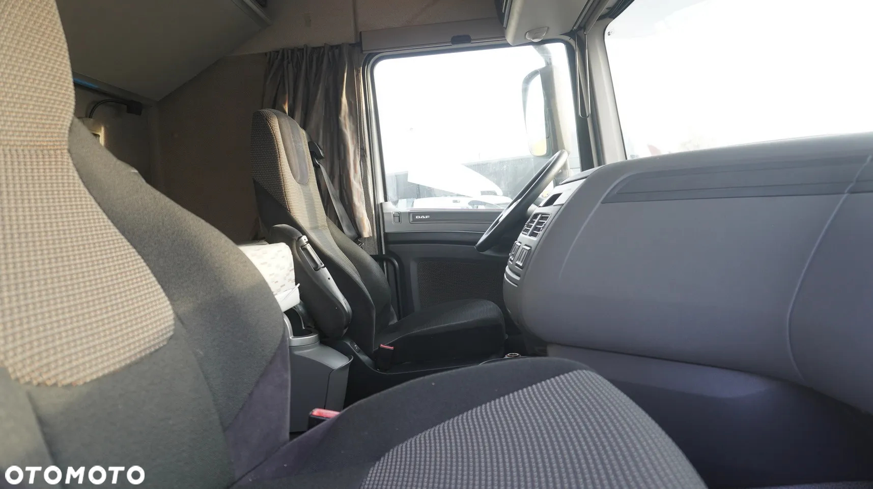 DAF XF 410 Euro 6 / 410 HP / 20 EPAL / Winda Dhollandia 1500 kg - 26