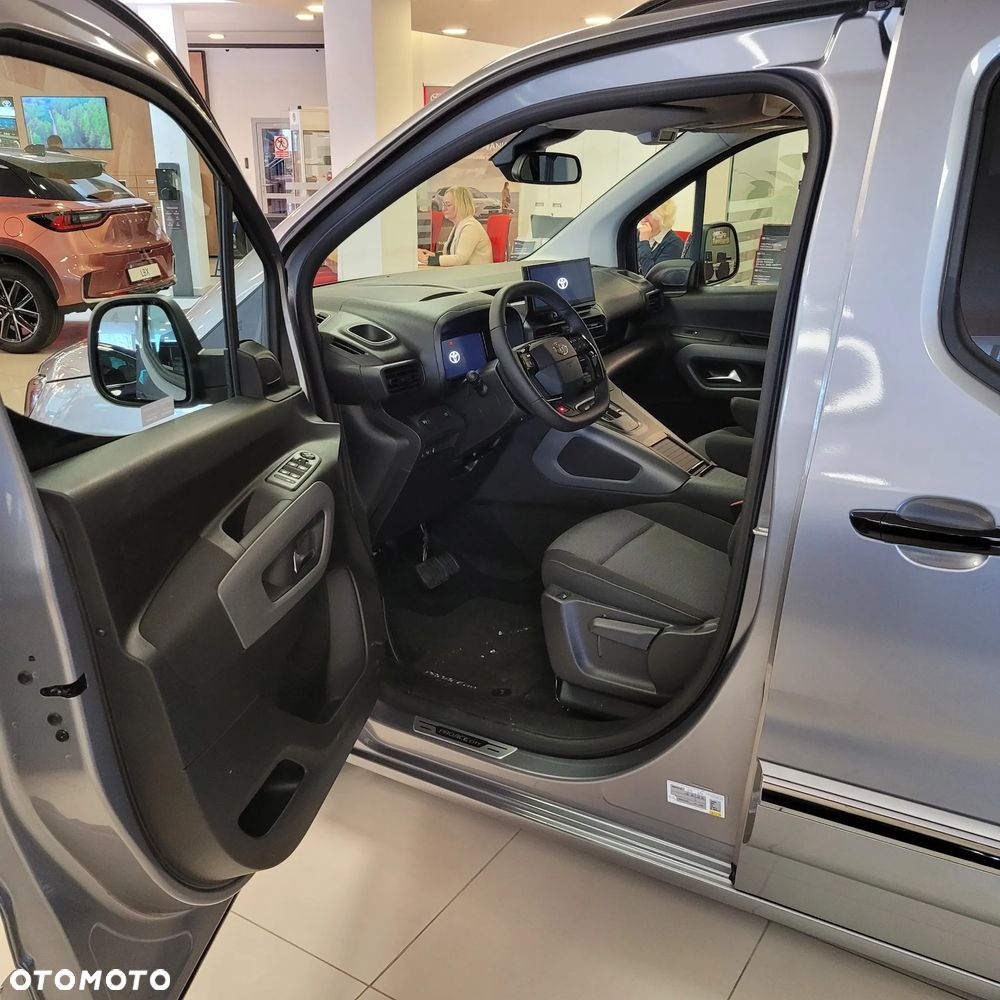 Toyota Proace City Verso 1.5 D-4D VIP - 11