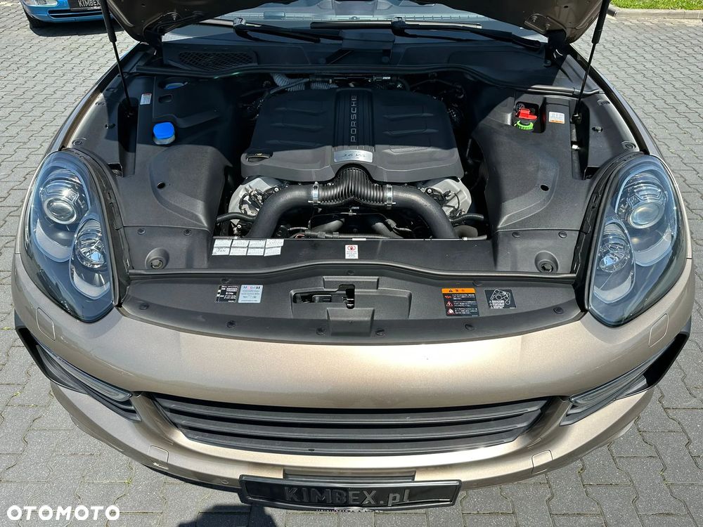 Porsche Cayenne GTS - 13