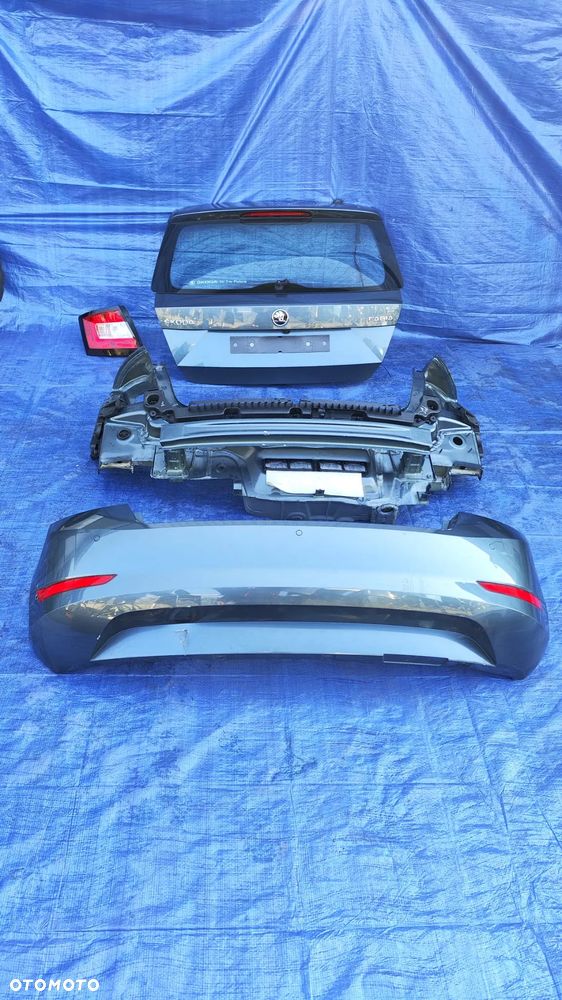 KLAPA KAMERA COFANIA ZDERZAK CZUJNIKI PDC PAS TYLNY WZMOCNIENIE BELKA LAMPA LEWY TYŁ KOMPLETNY ZESTAW DUPA ORYGINALNY LAKIER LF7Y SKODA FABIA III 3 6V LIFT HB 5D - 1