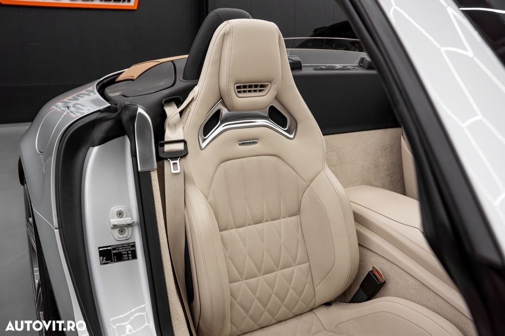 Mercedes-Benz AMG GT C Roadster - 12