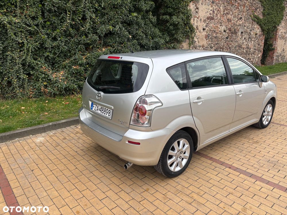 Toyota Corolla Verso - 9