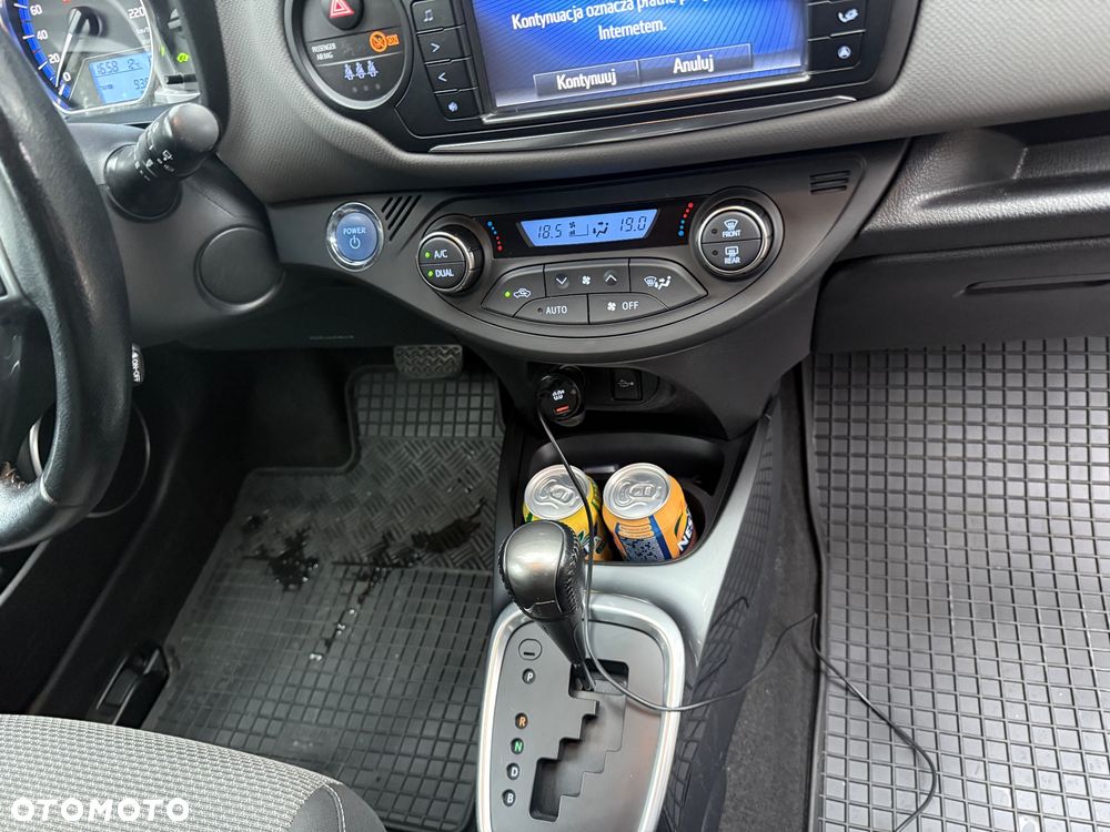 Toyota Yaris Hybrid 100 Selection Passion - 22
