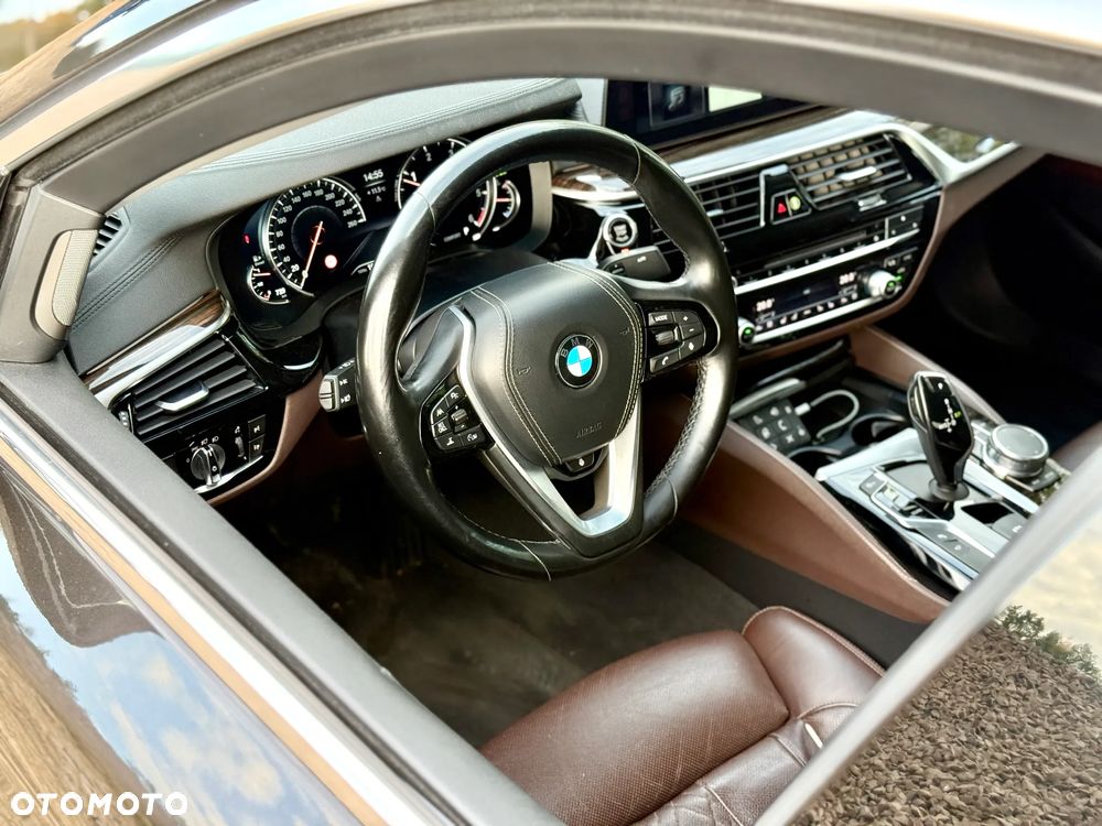 BMW Seria 5 520d Luxury Line - 14