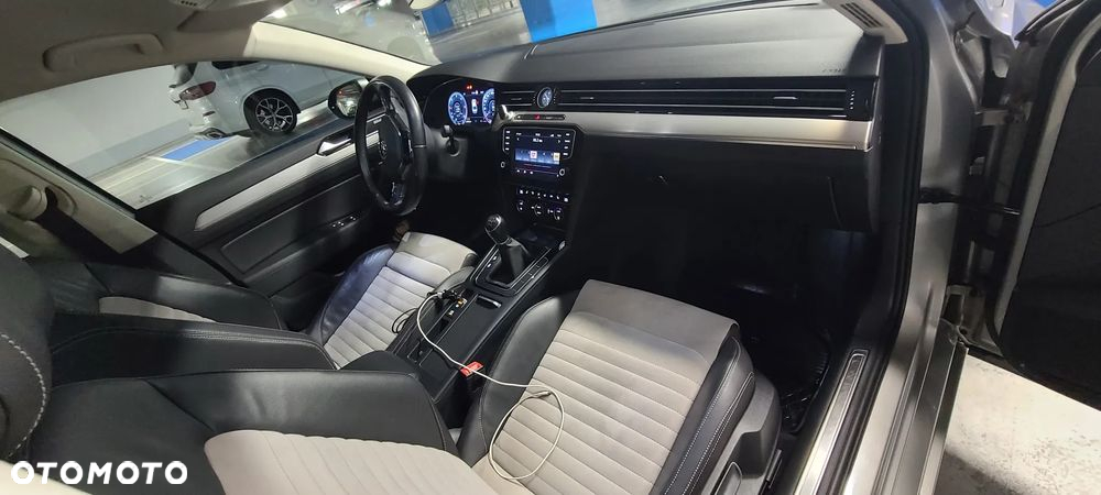 Volkswagen Passat 2.0 TDI BMT Highline - 10