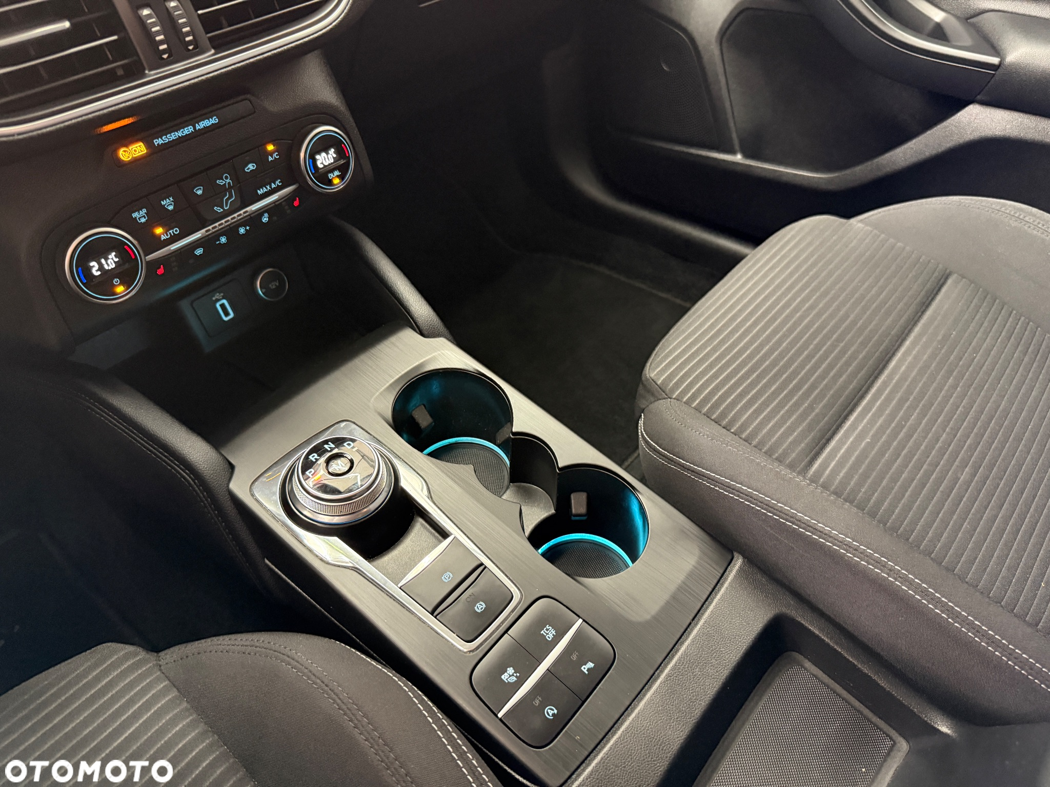 Ford Focus 1.0 EcoBoost Active - 27