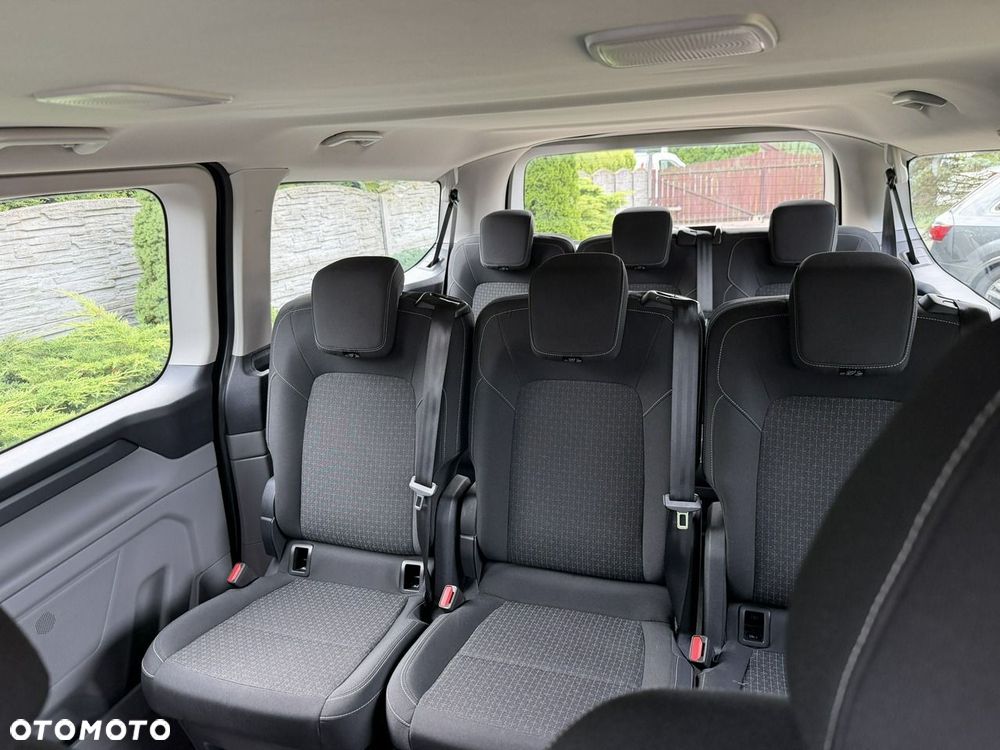 Ford Tourneo Custom - 21