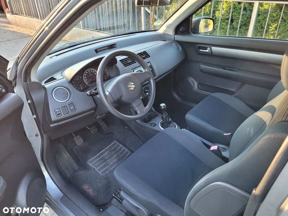 Suzuki Swift 1.3 Club - 16