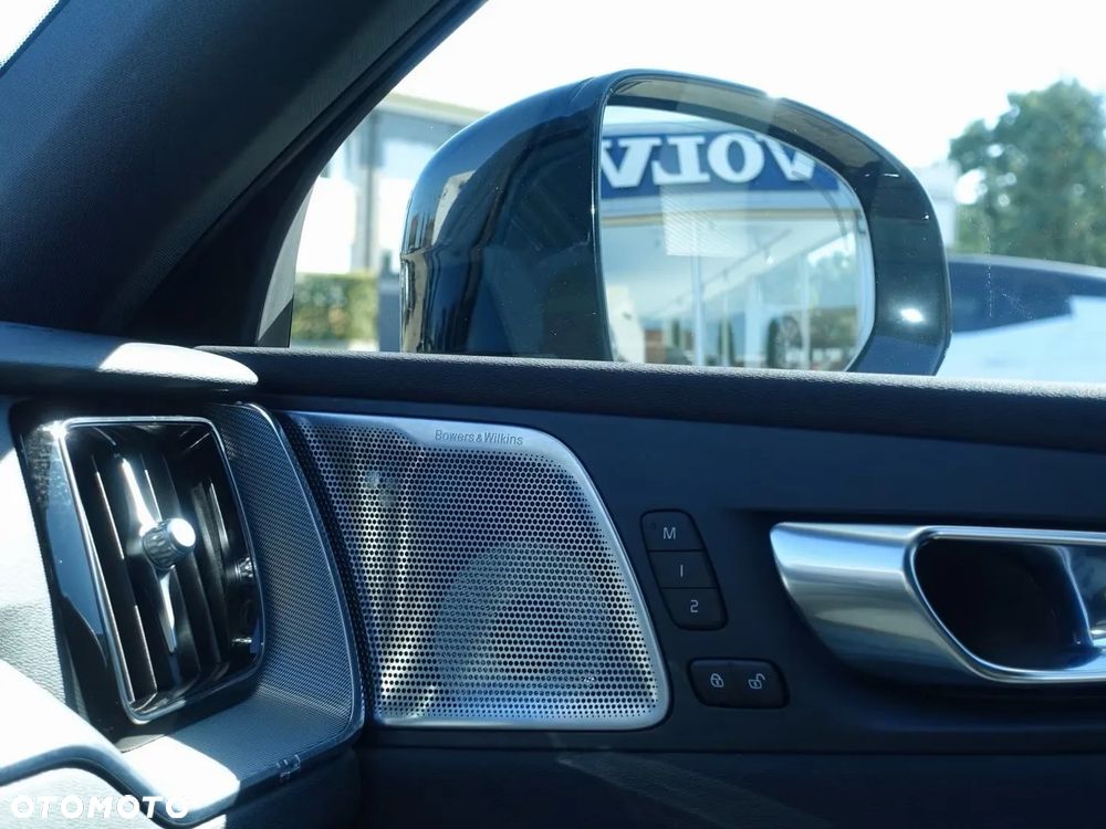 Volvo XC 60 T6 AWD Plus Black Edition - 10