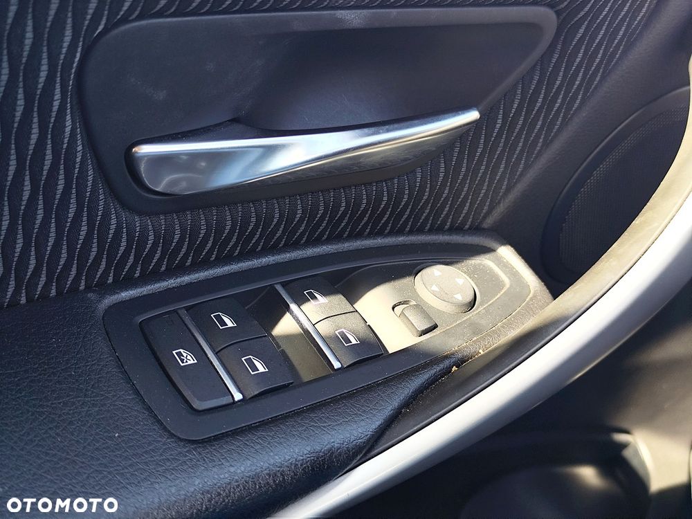 BMW Seria 3 318i GPF Advantage - 13
