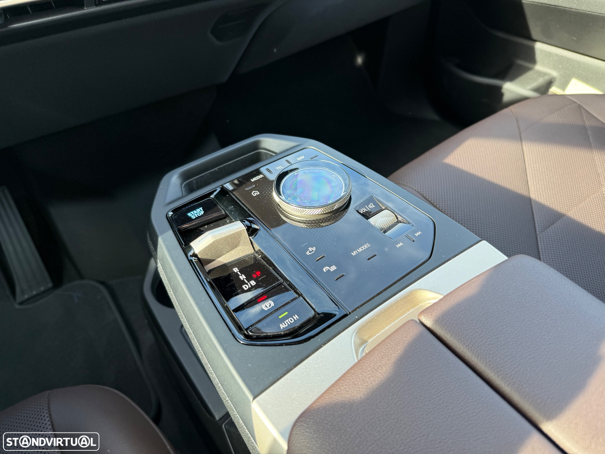 BMW iX xDrive 40 Pack Desportivo - 17