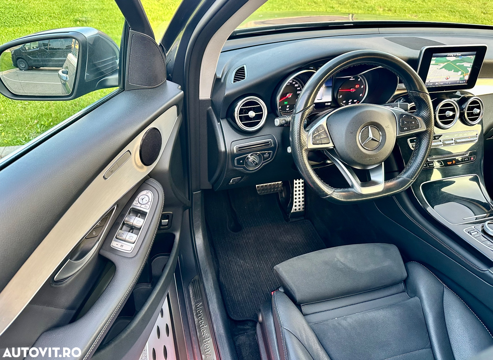 Mercedes-Benz GLC 220 d 4Matic 9G-TRONIC AMG Line - 6