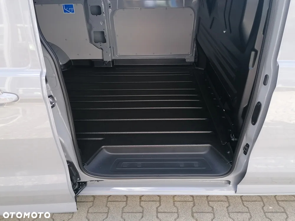 Ford CUSTOM VAN LIMITED - 17