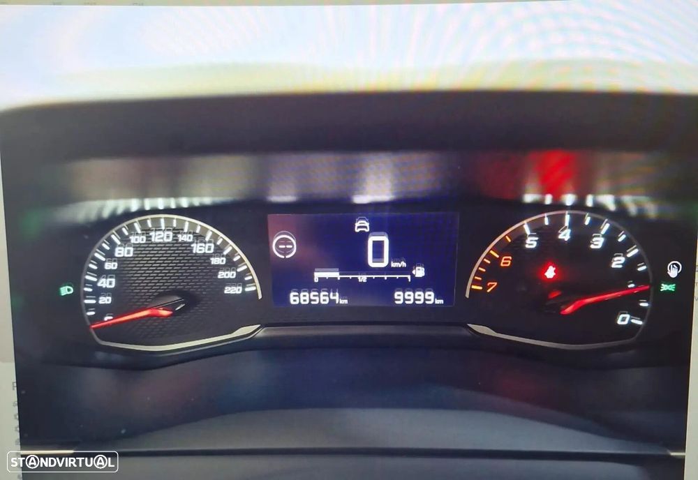 Peugeot 208 1.2 PureTech Active - 8