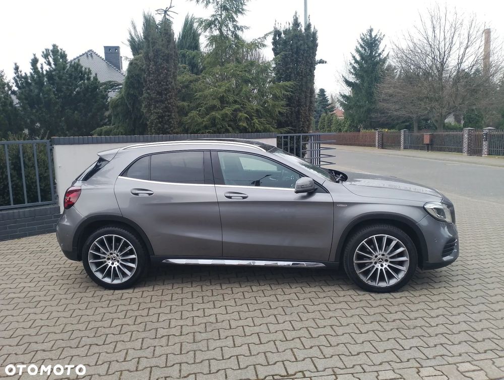 Mercedes-Benz GLA 220 d 7G-DCT AMG Line - 4