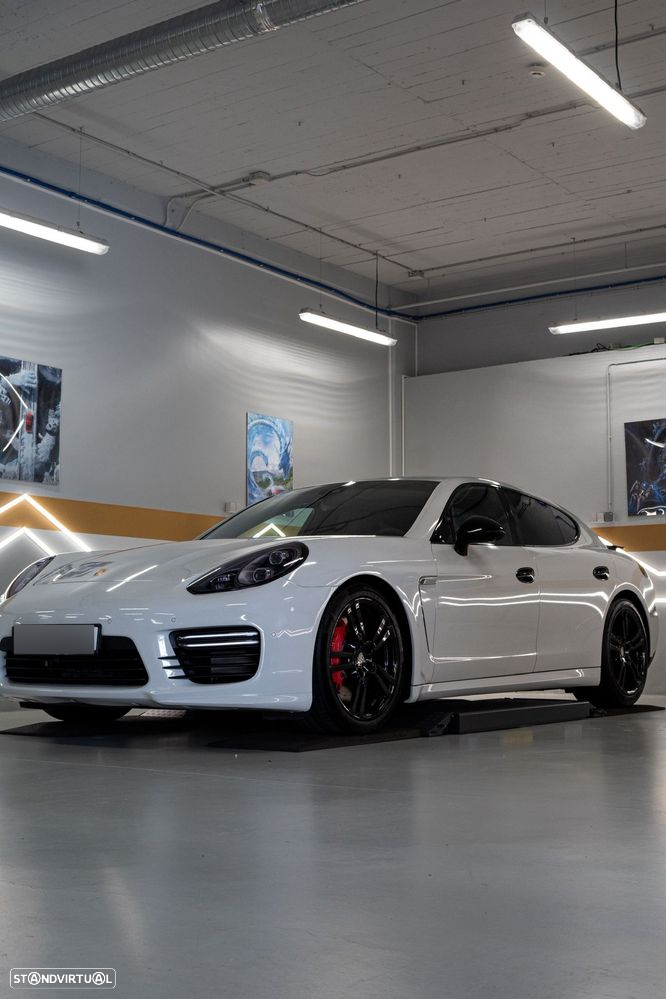 Porsche Panamera GTS PDK - 8