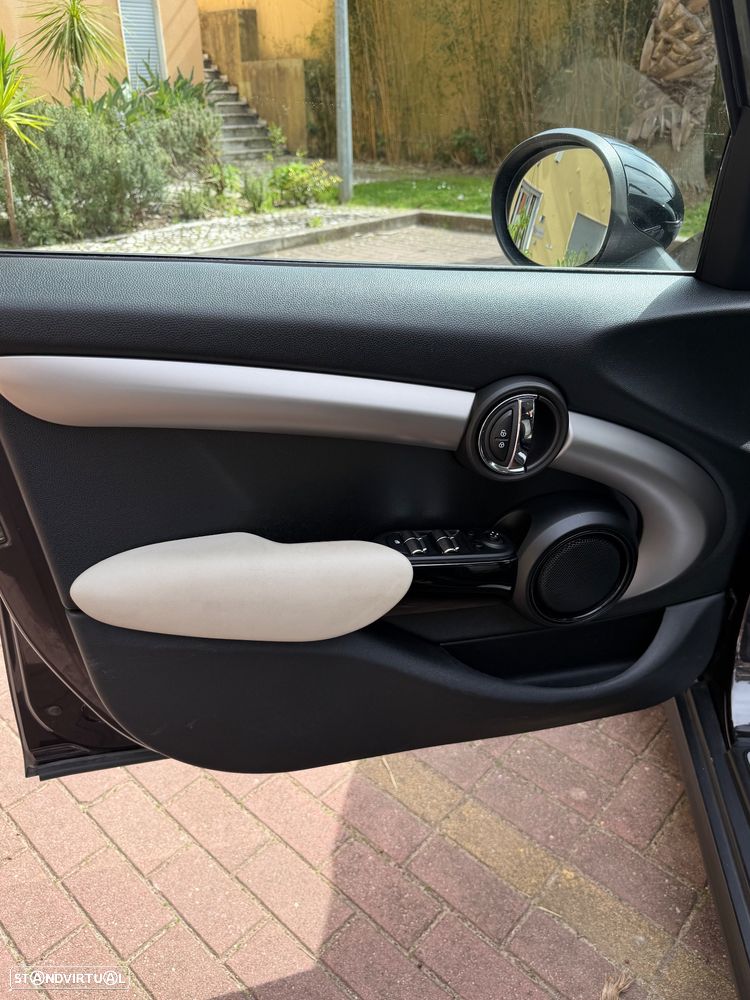 MINI 5 Portas Cooper D - 24