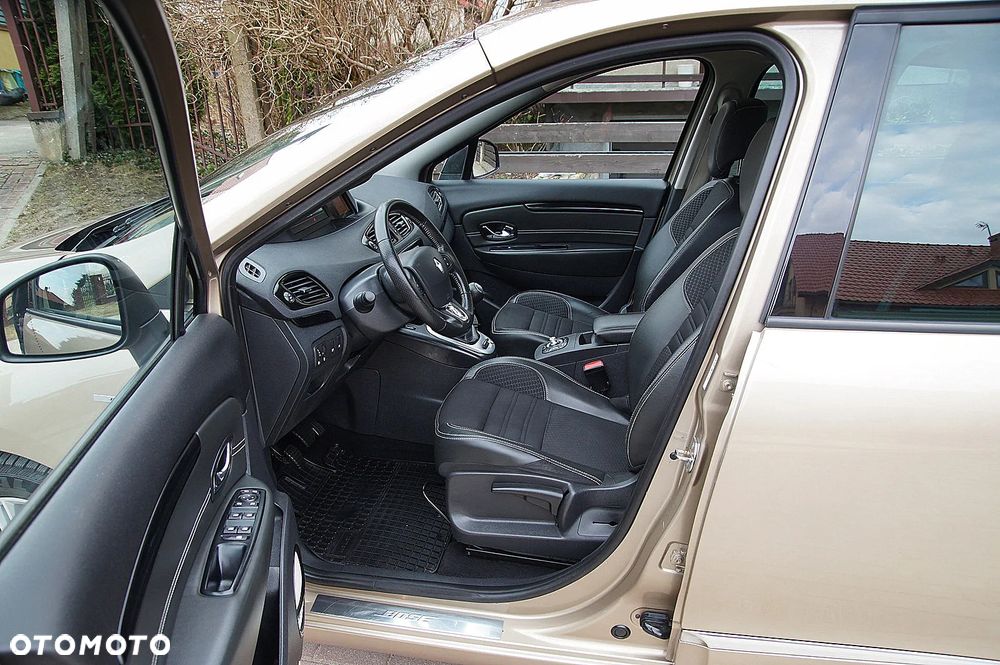 Renault Scenic Energy dCi 130 Euro 6 S&S Bose Edition - 22