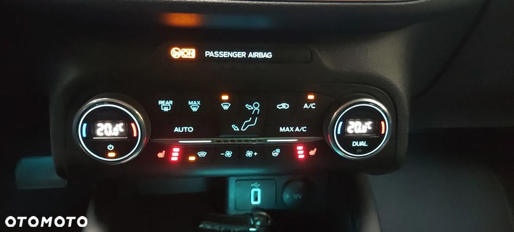 Ford Focus 1.5 EcoBlue Start-Stopp-System TITANIUM - 17