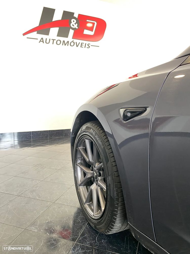 Tesla Model 3 Long Range Tração Traseira - 32