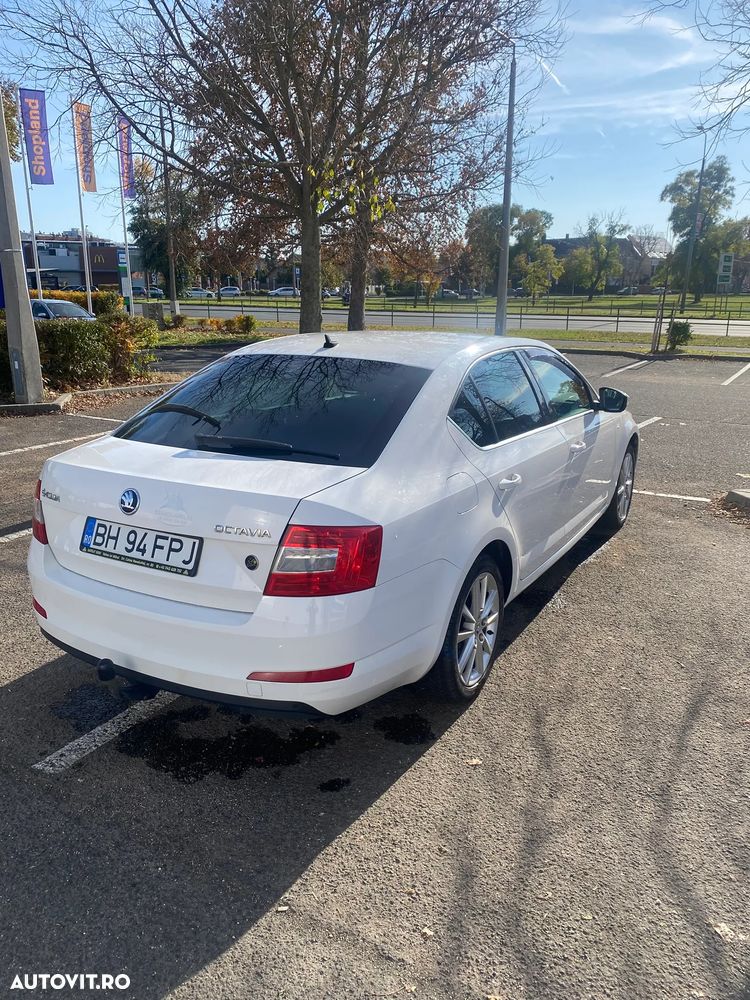 Skoda Octavia 2.0 TDI AMBITION DSG - 6