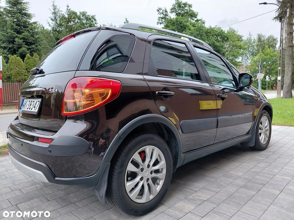 Suzuki SX4 1.6 Premium - 4