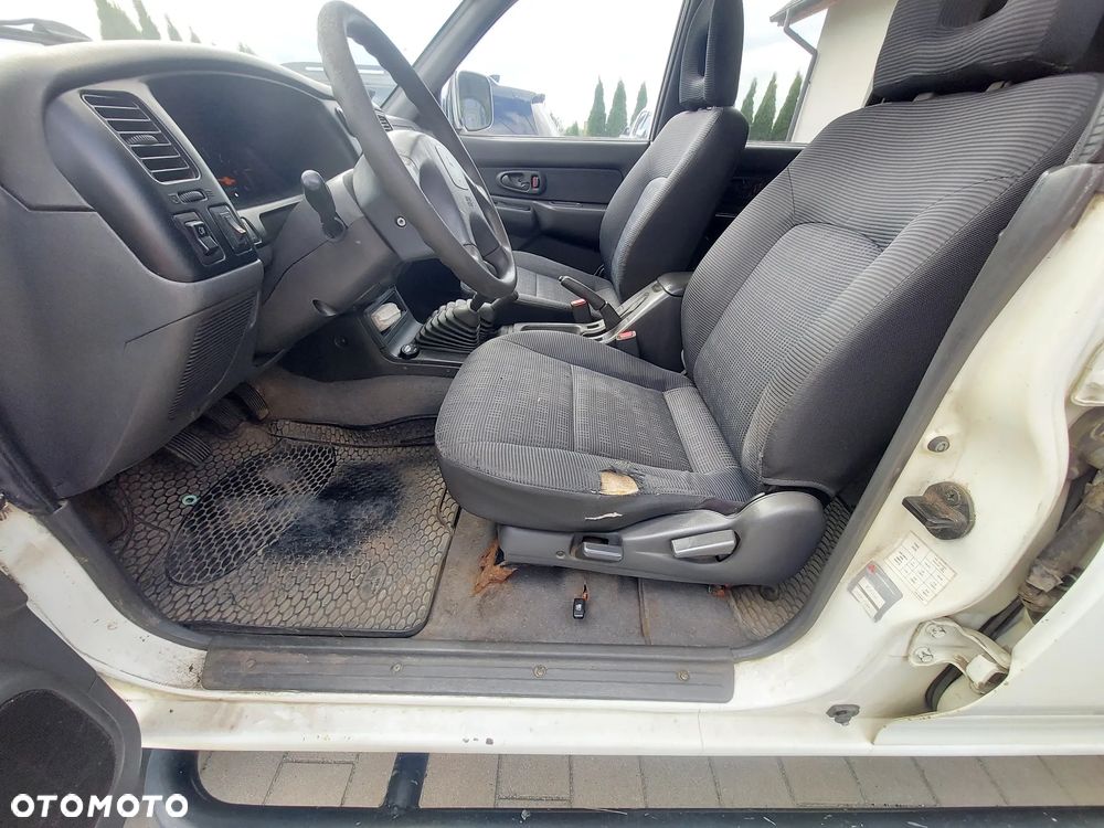 Mitsubishi L200 2.5 TD Intense - 11