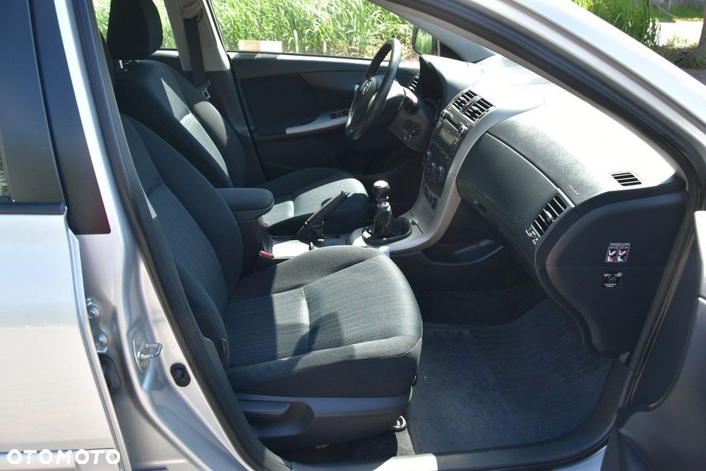 Toyota Corolla - 6