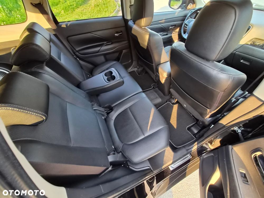 Mitsubishi Outlander - 7