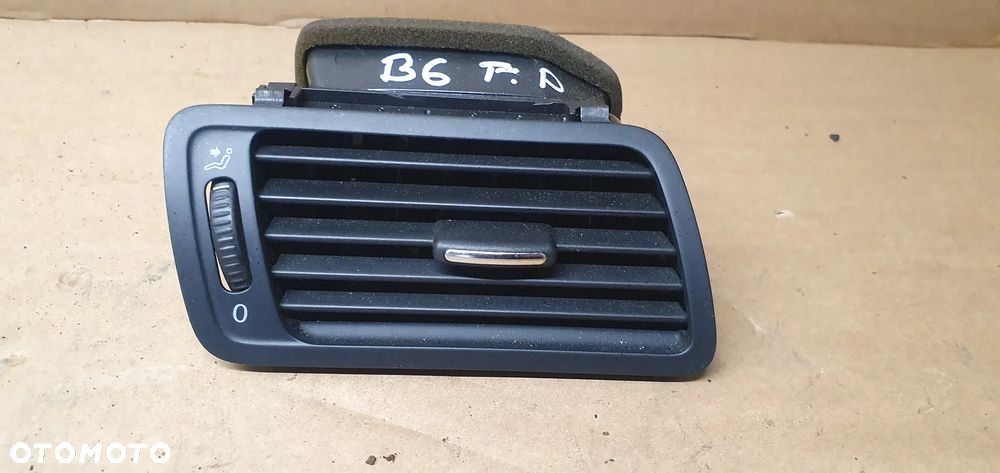 Kratka nawiewu powietrza prawa VW Passat B6 3C1819702F - 1