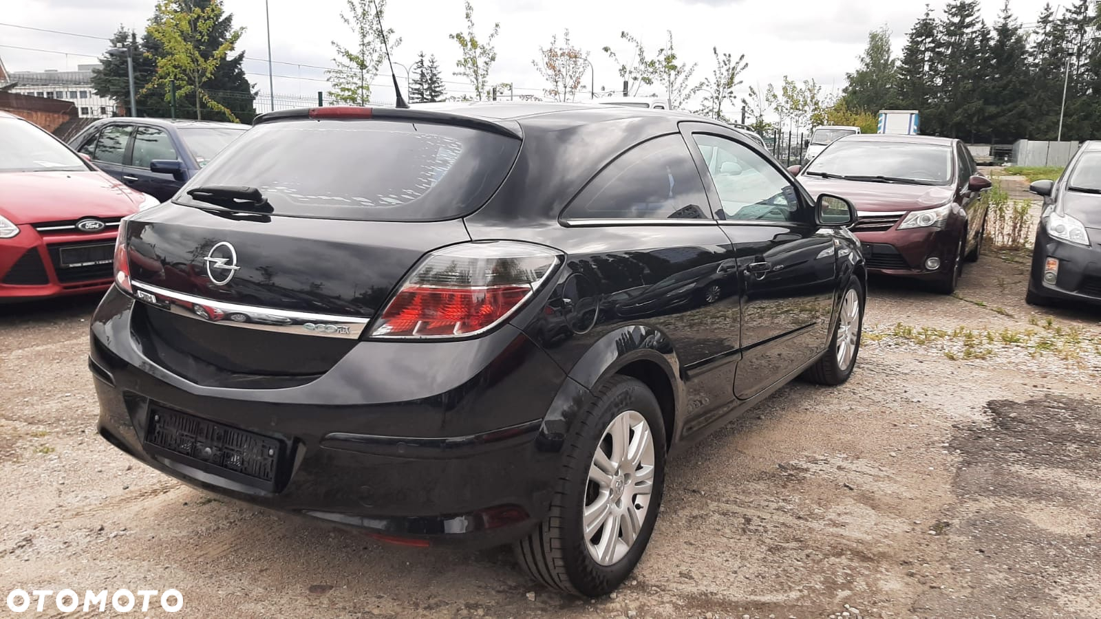 Opel Astra GTC 1.4 Cosmo - 4