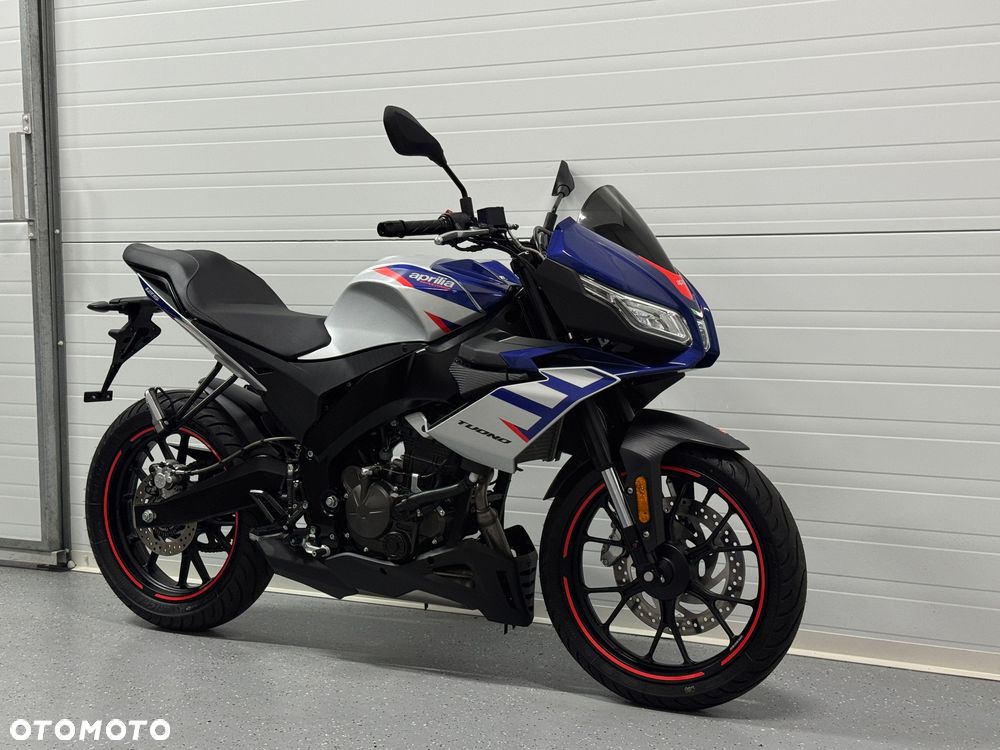 Aprilia Tuono - 1